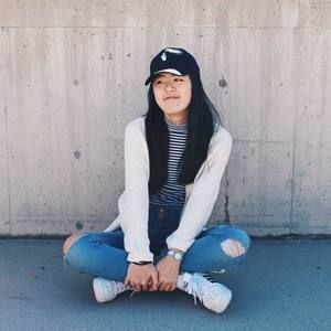 Meet your Posher, Lina